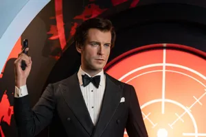Pierce Brosnan (4)